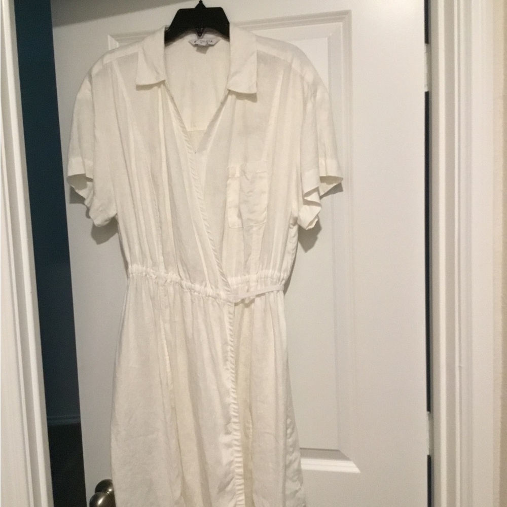 Athleta Cream Wrap-Style Short Sleeve Dress